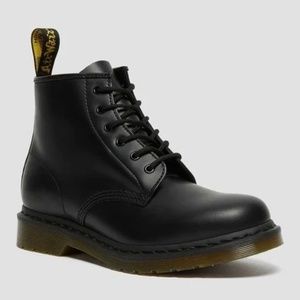 Dr. Martens 101 Boots NWT